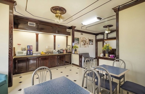 Three Rivers House | Make Your Trip More Enjoyable! Outdoor Pool, Onsite Parking, Pets Allowed!