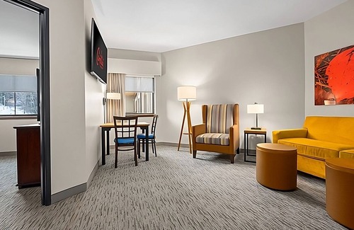 Tannersville Hotel | Make Yourself At Home! Indoor Waterpark, Backyard Ski Slopes! Self-Parking!