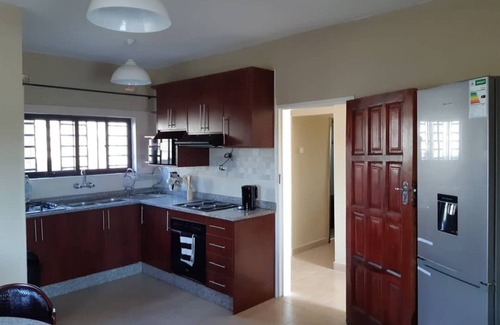 Lusaka House | Makeni Cottage - fully furnished 2 bedrooms, full kitchen, shower, pool, A/C