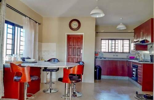 Lusaka House | Makeni Cottage - fully furnished 2 bedrooms, full kitchen, shower, pool, A/C