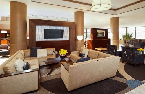 Alexandria West House | Making The Best Memories Along The Way! Pets Allowed, Onsite Restaurant, Pool