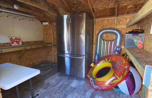 Tranquil Harbour House | Making Waves-Scenic Getaway- Heated Pool & Hot Tub