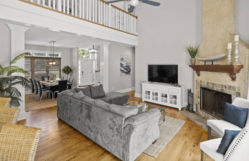 Westport House | Making Waves | Sleeps 20| Pool | Game Room