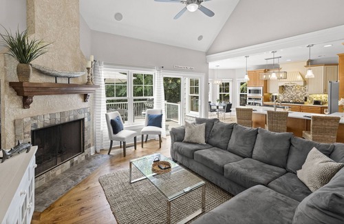 Westport House | Making Waves | Sleeps 20| Pool | Game Room