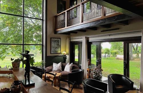 Kwa Sani House | Malachite Manor