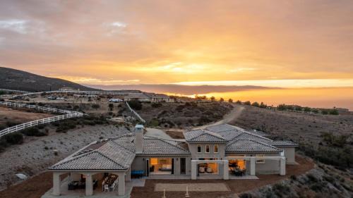 Temecula House | Malbec by AvantStay Incredible Estate w Panoramic Views Bocce Ball Court