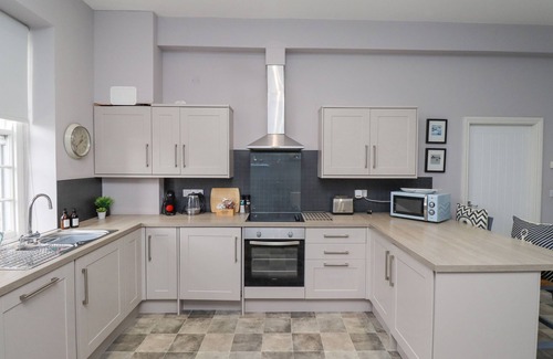 Alnmouth Cottage | MALCOLM MILLER HOUSE, pet friendly, with a garden in Alnmouth