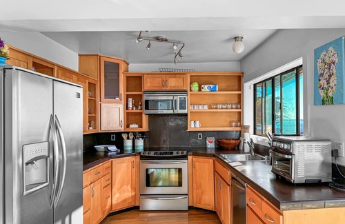 Sereno del Mar House | Malibu of the North Oceanfront w 3 Suites