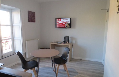 Malicorne-sur-Sarthe Apartment | Malicorn' Appart-hôtel