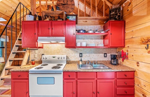 Berkeley Springs Cabin | Mallard Creek Cabin - Classic Escape!