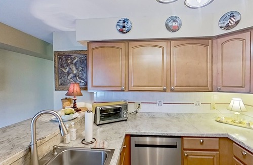 Selbyville Condo | Mallard Lakes condo w/community pool, tennis & basketball court