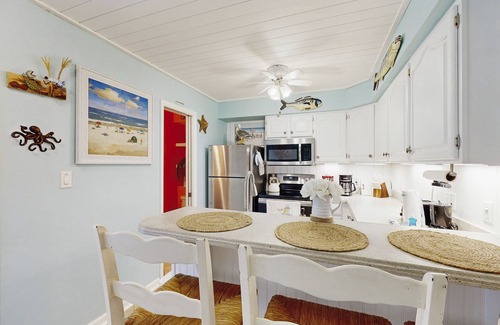 Selbyville House | Mallard Lakes townhouse in peaceful community with pool, hot tub, fishing pier