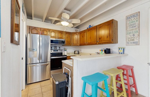 Selbyville House | Mallard Lakes Waterfront Getaway w/Free WiFi, A/C, Shared Pools, & Hot Tub