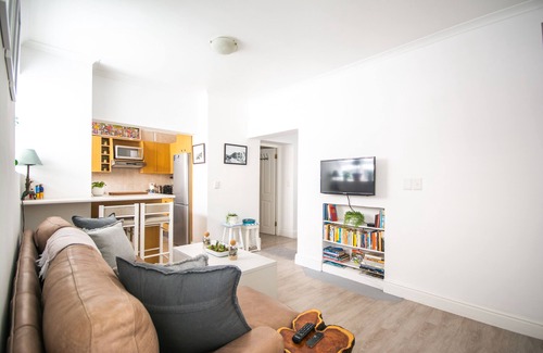 Kalk Bay Apartment | Mallom at Dalebrook tidal pool