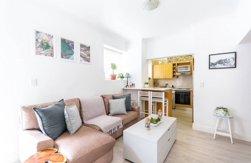 Kalk Bay Apartment | Mallom at Dalebrook tidal pool