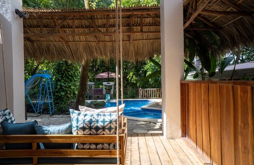 Mal Pais House | Malpais Monkey House /5 Bedrooms, Pool, Jacuzzi & Sauna.