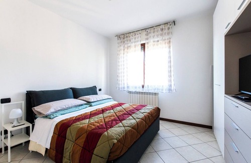 Vizzola Ticino Apartment | Malpensa Express - One Bedroom Apartment, Sleeps 4