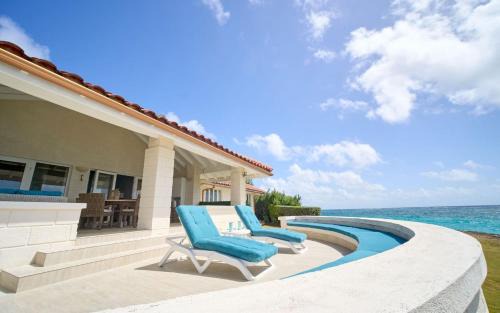 Long Bay Villa | Maltese Falcon Villa 3bd by ZenBreak
