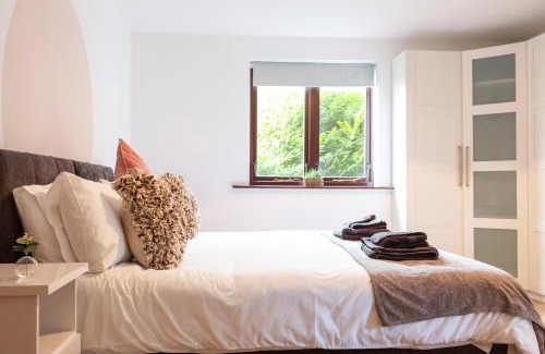 Carlisle Apartment | Maltings House Cosy and Stylish 2 bedroom flat near the city centre with free parking and ensuite rooms