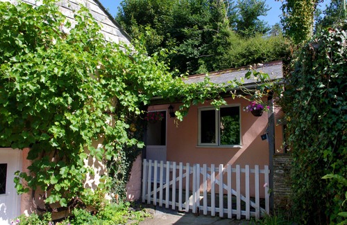 Little Petherick House | Maltsters Studio - One Bedroom House, Sleeps 2