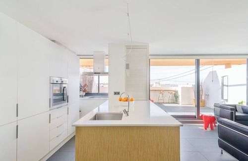 La Malva-rosa Apartment | Malvarrosa Attic- Beach, BIG Terrace and good WIFI