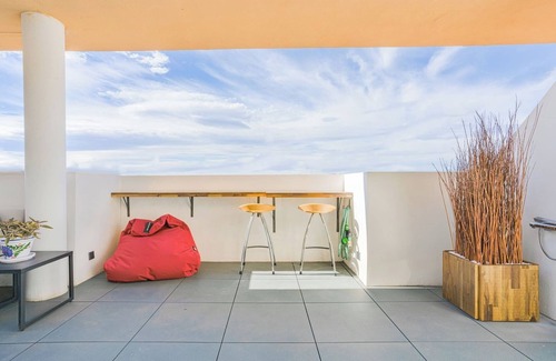 La Malva-rosa Apartment | Malvarrosa Attic- Beach, BIG Terrace and good WIFI