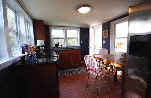 West Cape May Apartment | Malvasia Cottage at Willow Creek Vineyard Unique Pied-A-Terre Getaway