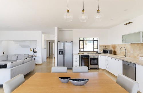 Tel Aviv City Center Apartment | MAMAD Amazing Duplex Penthouse with 2 Terraces by FeelHome