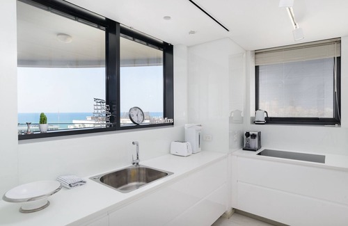 Bat Yam Apartment | MAMAD Bat Yam Luxury Apt Terrace & Sea View by FeelHome