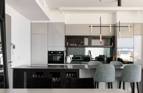 Kerem HaTeimanim Apartment | MAMAD Luxury 2BR with Terrace & Sea View by FeelHome
