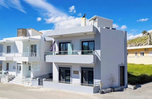 Haraki Apartment | MaMas Apartment-Poiessa