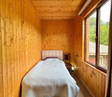 Salkhino House | Manchos Guesthouse Martvili
