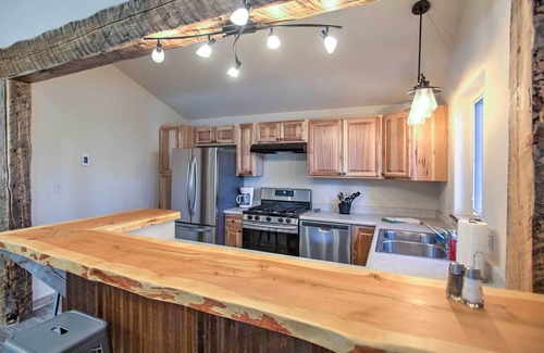 Mancos Cabin | Mancos Cabin Rental on 80 Acres w/Mountain View!