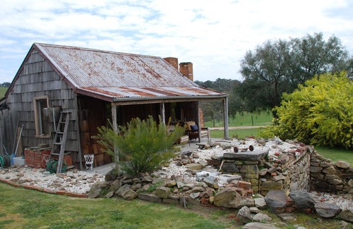 Metcalfe House | Mancuso Country Cottage Retreat