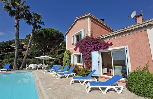Mandelieu-La-Napoule Villa | Mandelieu Villa 4 *, 10 people, A/C., Pisc. heated indoor, sea view, wooded park