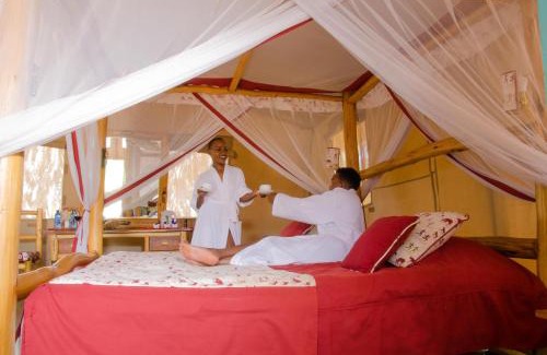 Tsavo Cabin | Maneaters