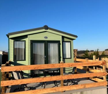 Cumnock Apartment | Maneight Fir View with hot tub