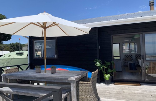 Mangawhai Heads House | Mangawhai Black Cottage