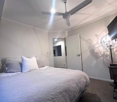 Mangawhai Bed & Breakfast | Mangawhai studio or a room in Guest's House