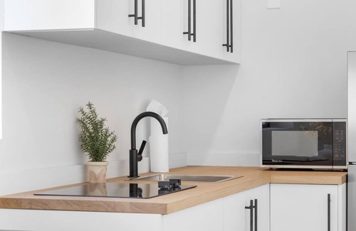 Melaleuca Gardens Apartment | Mango House Dania Beach
