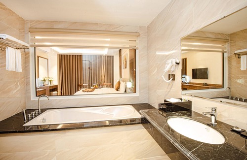 Vinh Yen Hotel | Manh Quan Luxury Hotel