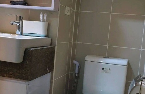 Socorro House | Manhattan plaza tower 1 araneta center cubao with Balcony, karaoke, netflix