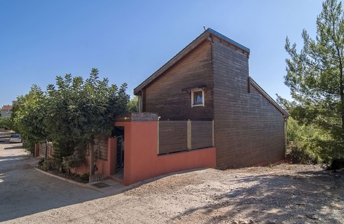 Dhrafi Villa | Manina chalet with pool