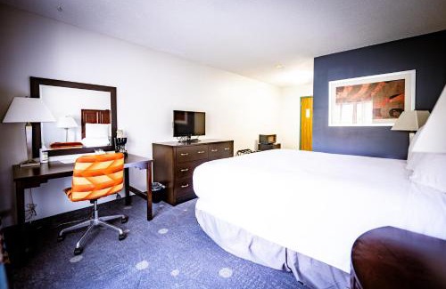Manistee Hotel | Manistee Inn & Marina