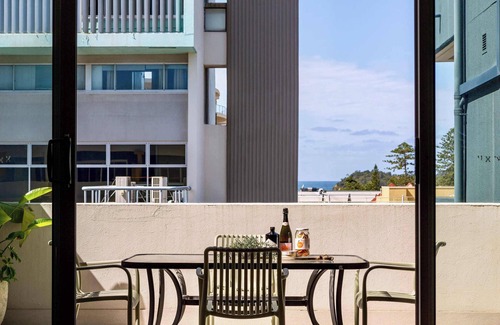 Manly Apartment | Manly Central Loft, a Chic Studio Apartment