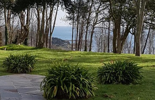 Plougrescant Hotel | Manoir de Kergrec'h