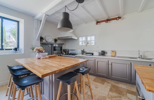 Saint-Martin-le-Beau House | Manoir de la Bergeronnerie, 5 bedrooms, swimming pool, 10 minutes from Amboise