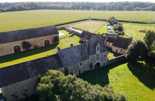 Margon House | Manoir du Bois Joly - Roulotte Gitane