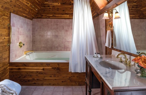 Norfolk Bed & Breakfast | Manor House Inn