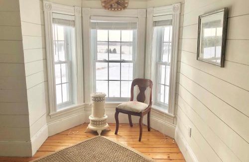 Little Pond Bed & Breakfast | Manor on the Pond B&B